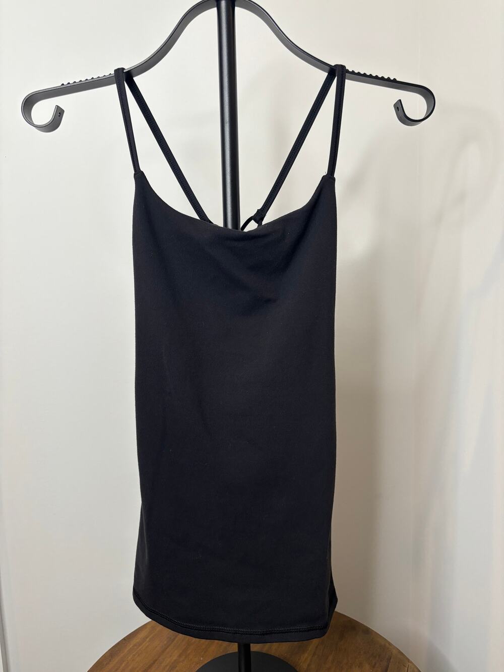 Lululemon Black Strappy Built-In Bra Tank Top Criss Cross Open Back  Size 2/4
